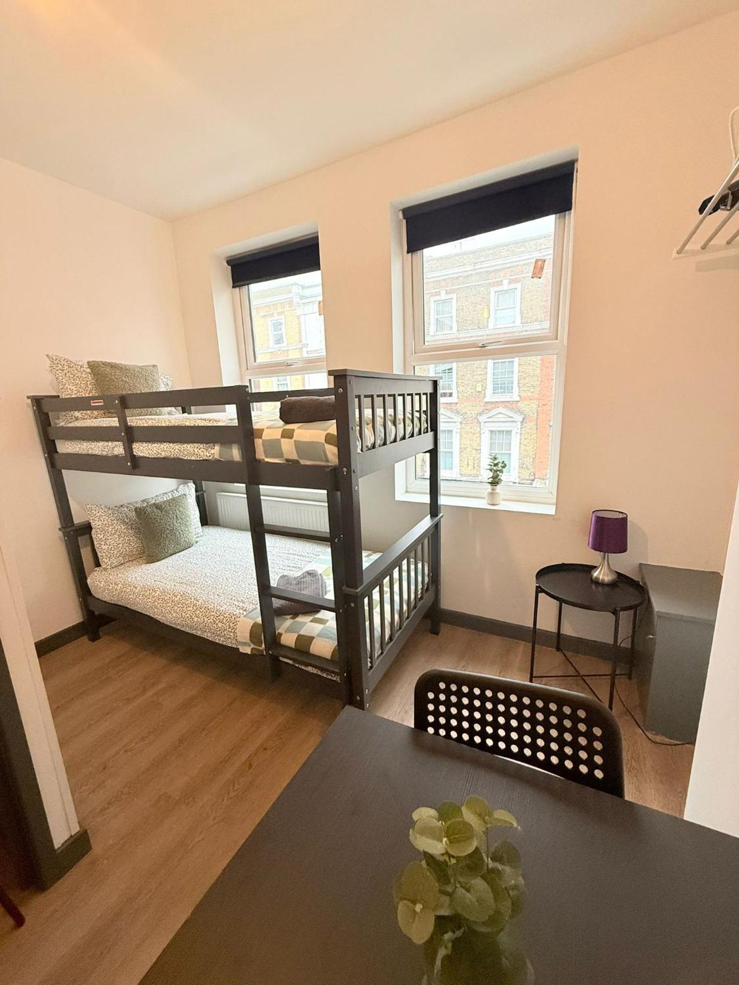 Cozy Guest Two Bedroom Flat Pensión Londres
